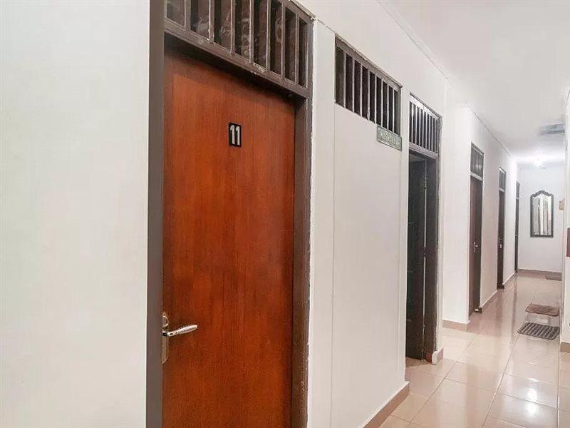 Oyo 2256 Danysa Guesthouse Jakarta Exterior foto