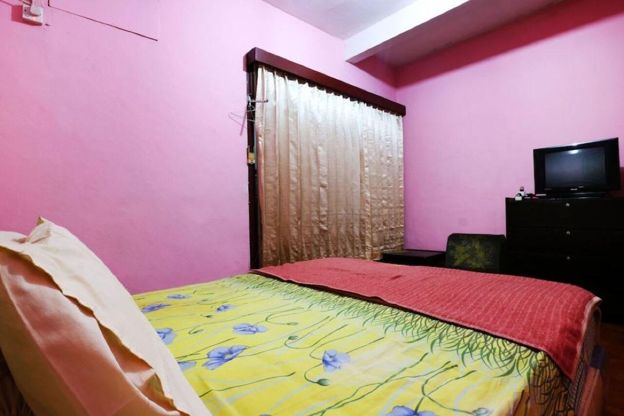 Oyo 2256 Danysa Guesthouse Jakarta Exterior foto