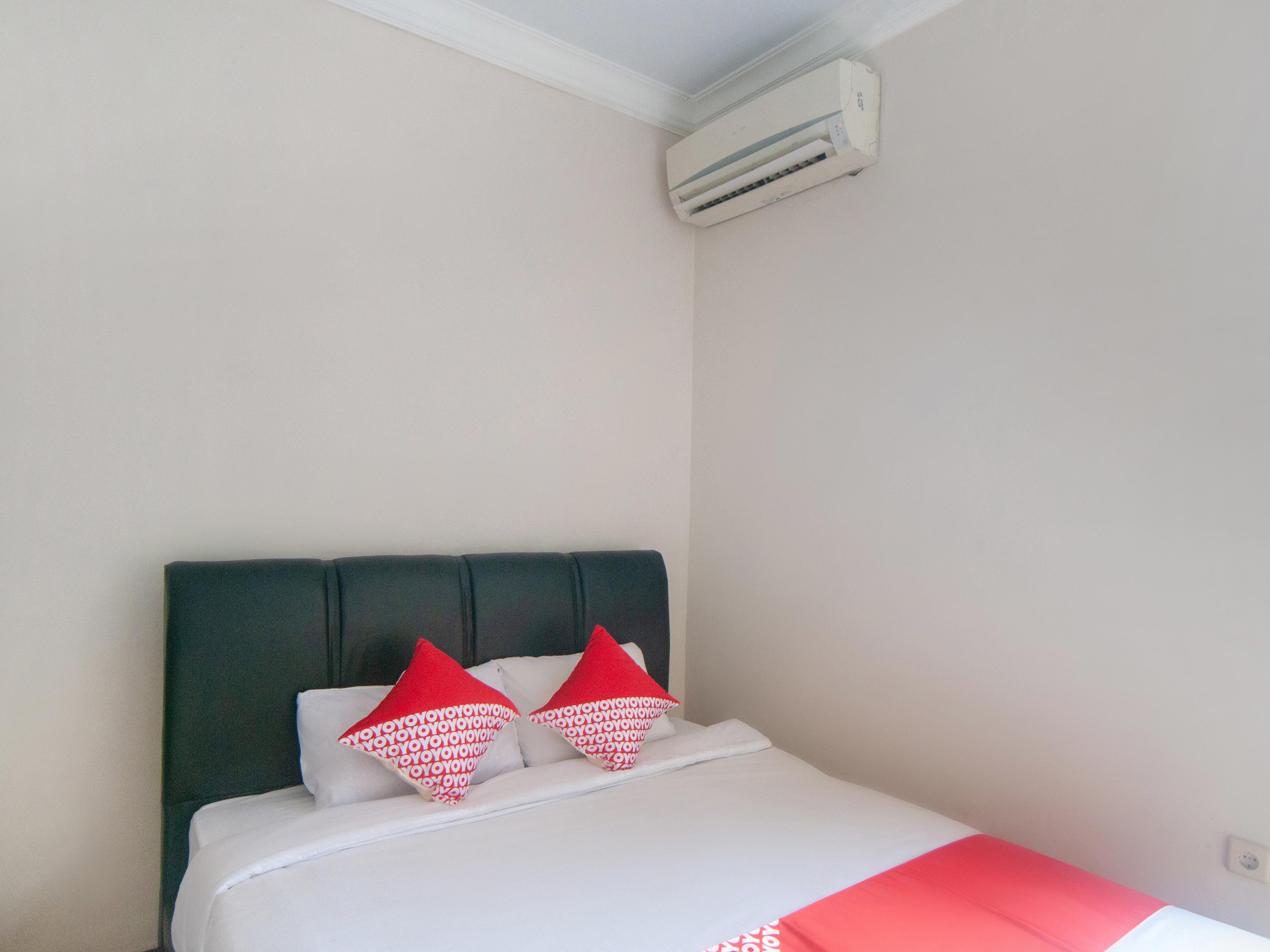 Oyo 2256 Danysa Guesthouse Jakarta Exterior foto