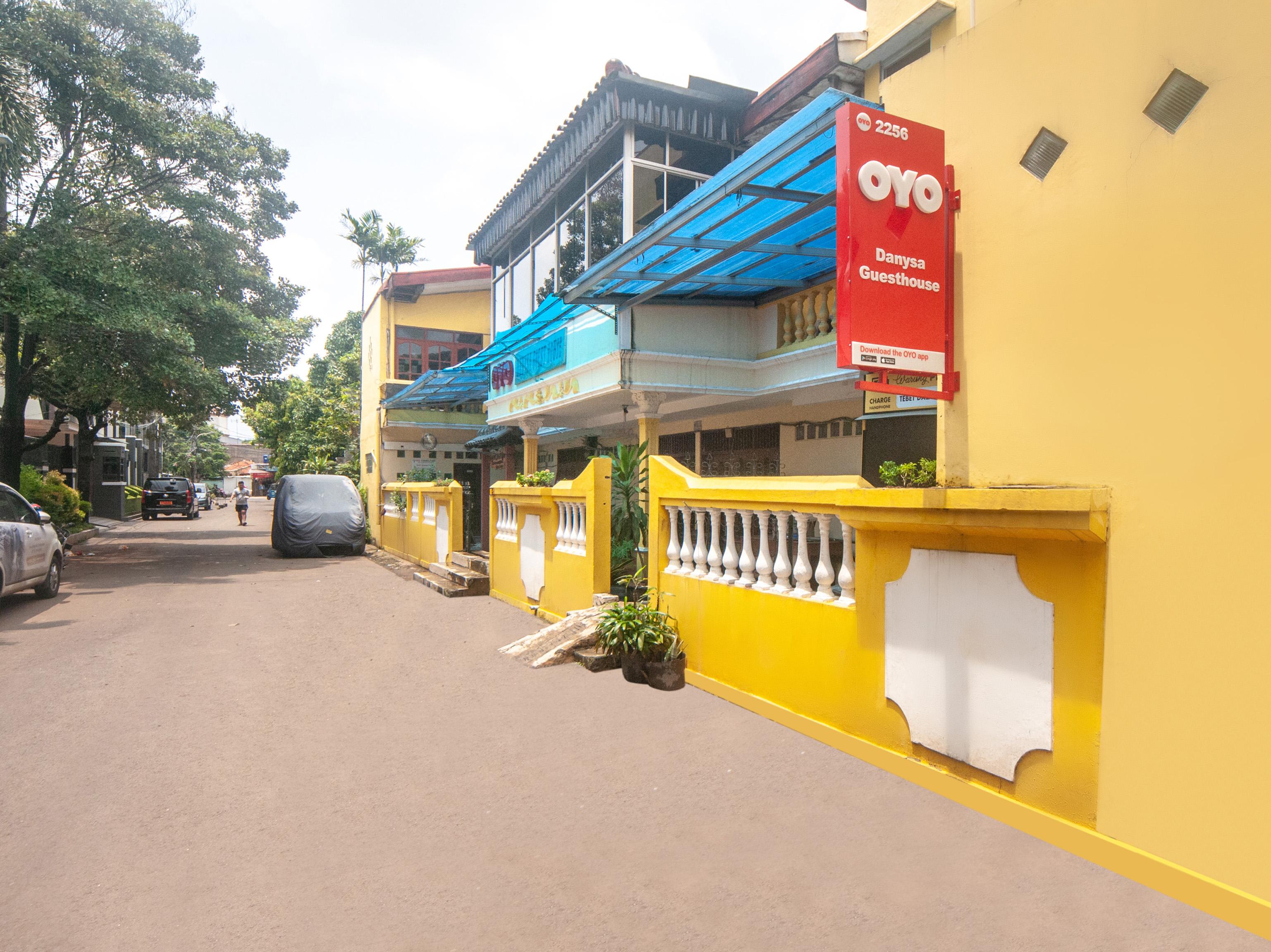 Oyo 2256 Danysa Guesthouse Jakarta Exterior foto
