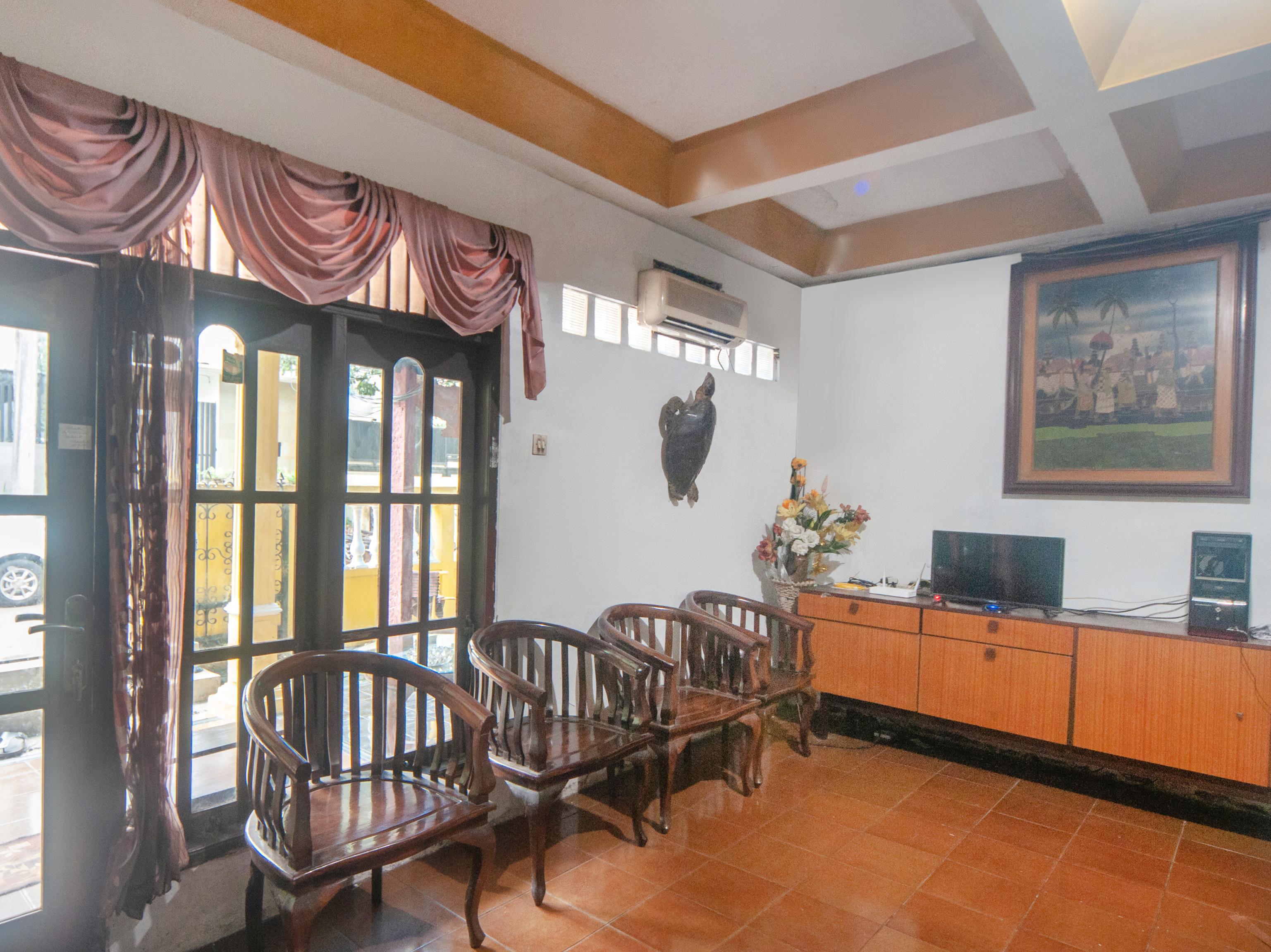 Oyo 2256 Danysa Guesthouse Jakarta Exterior foto