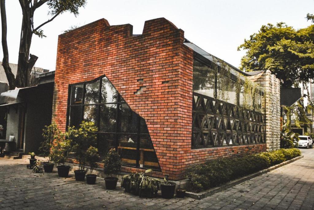 Oyo 2256 Danysa Guesthouse Jakarta Exterior foto