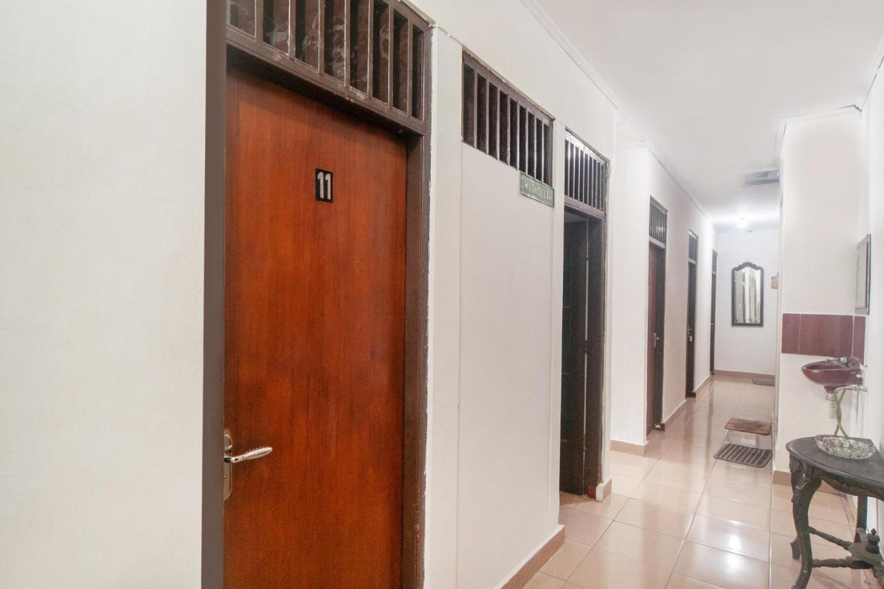 Oyo 2256 Danysa Guesthouse Jakarta Exterior foto