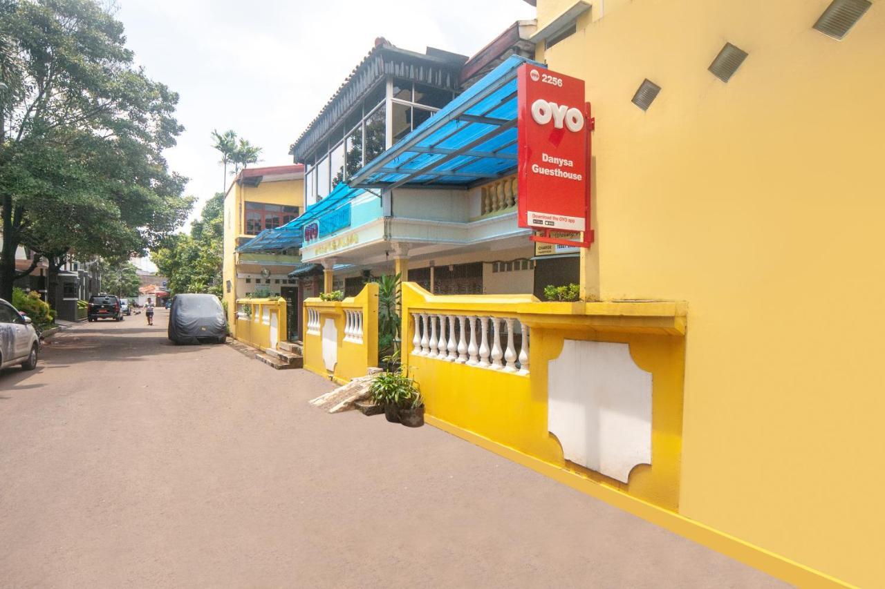 Oyo 2256 Danysa Guesthouse Jakarta Exterior foto